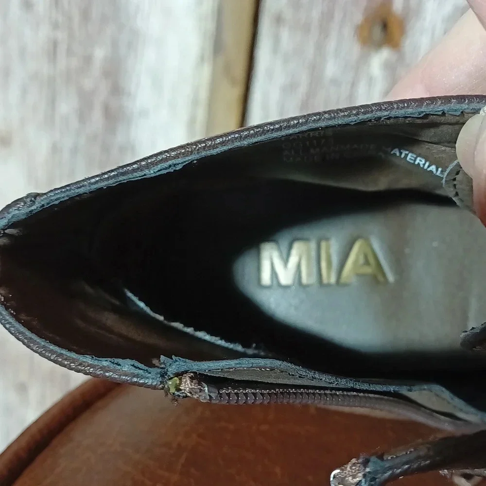 Mia Farris chocolate zip bootie with decorative buckle 2" heel 6.5 - Picture 9 of 11